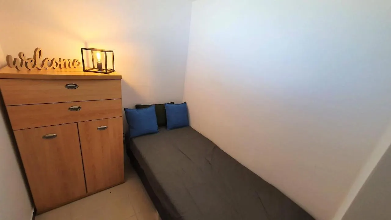 Superb Apartment In Алвор