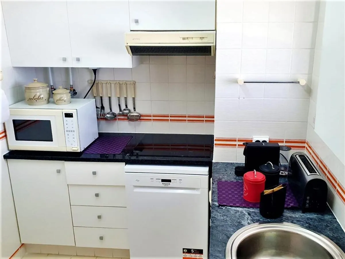 Superb Apartment In Алвор